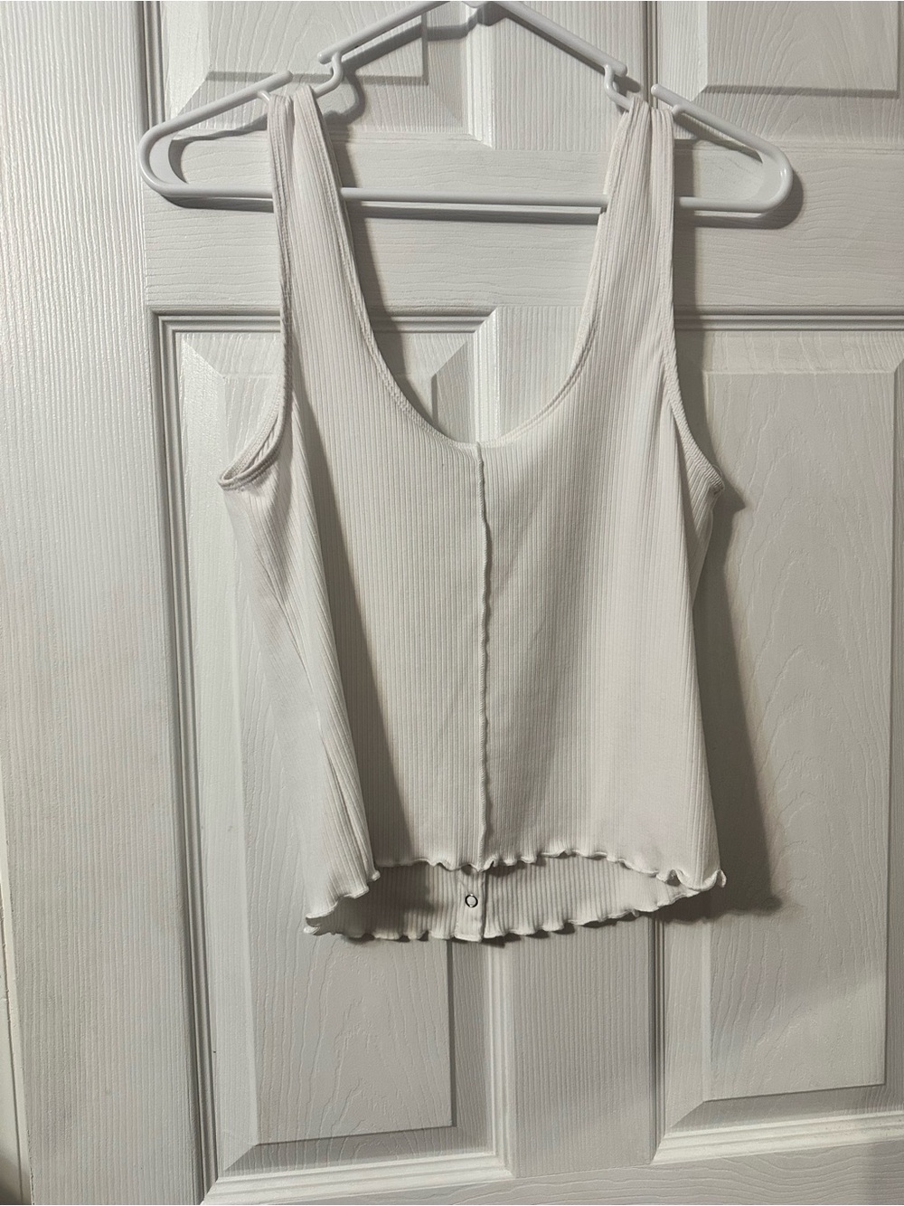 Forever 21 White Ribbed Snap-Front Tank - Picture 2 of 3
